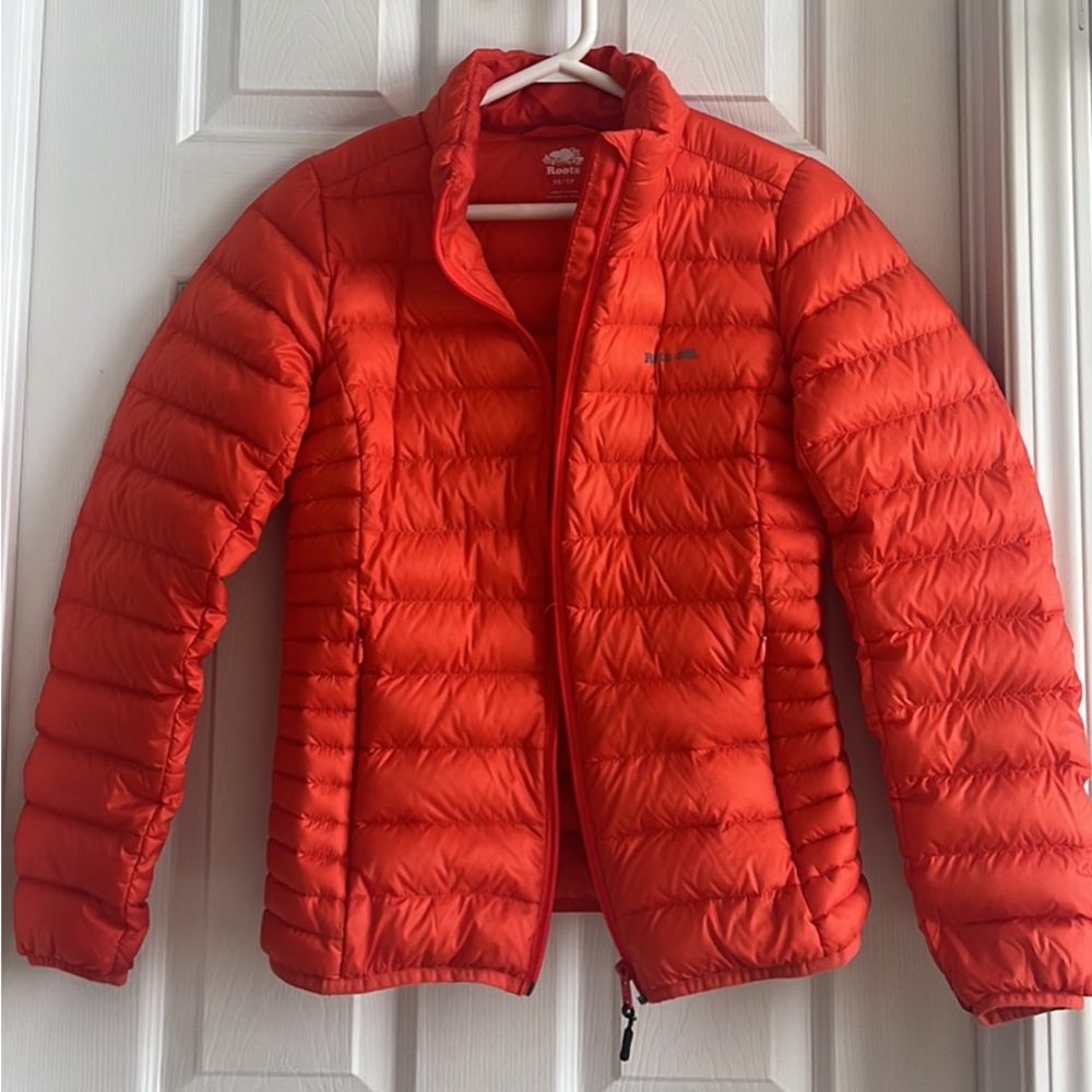 Roots - super bright orange 🍊 extra small down filled packable jacket!